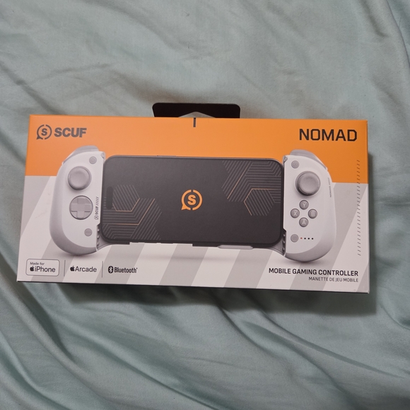 Scuf Nomad White Mobile Gaming Controller - Picture 1 of 4